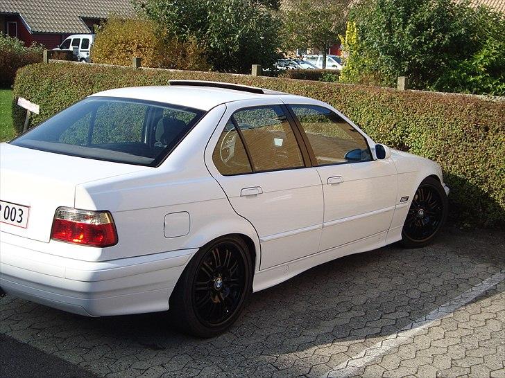 BMW e36 320i vanos. SOLGT billede 4