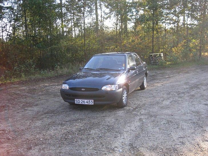 Ford Escort 1.4i solgt billede 18
