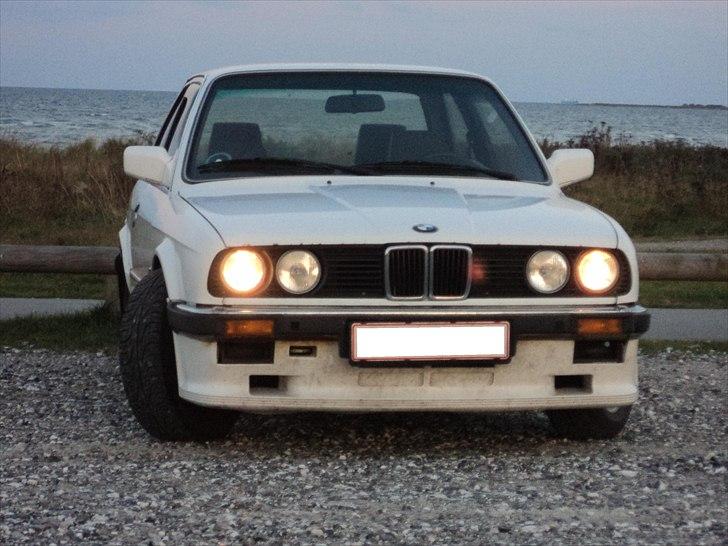 BMW E30 318i billede 6