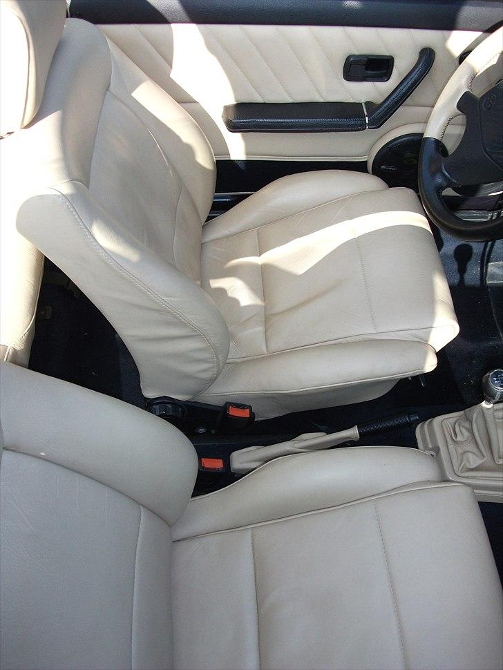 VW Golf 1.8 Cab. **Solgt** billede 5