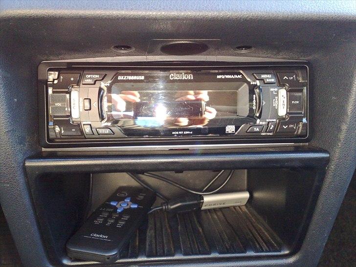 Ford Escort CLX MK5 - Udbrændt :'-( - Min dejlige Headunit med fjernbetjening og musik via USB.  billede 13