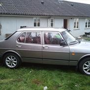 Saab 900i
