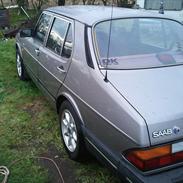 Saab 900i