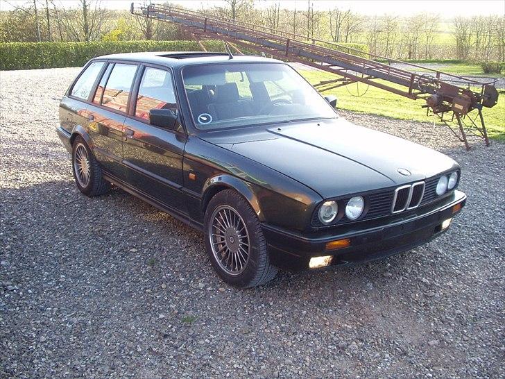 BMW E30 320i Touring - SOLGT billede 1