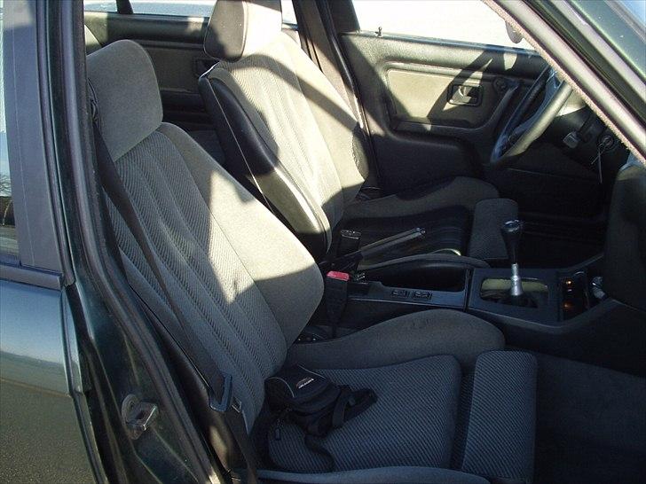 BMW E30 320i Touring - SOLGT billede 6