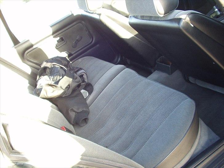 BMW E30 320i Touring - SOLGT billede 8