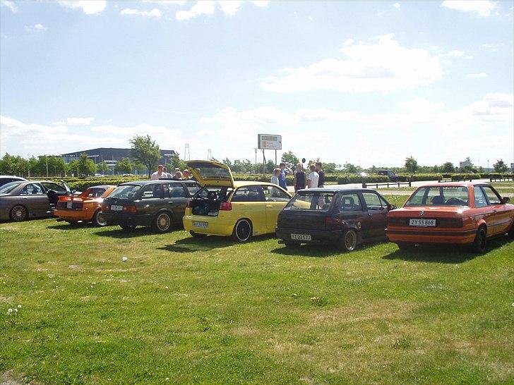 BMW E30 320i Touring - SOLGT billede 11