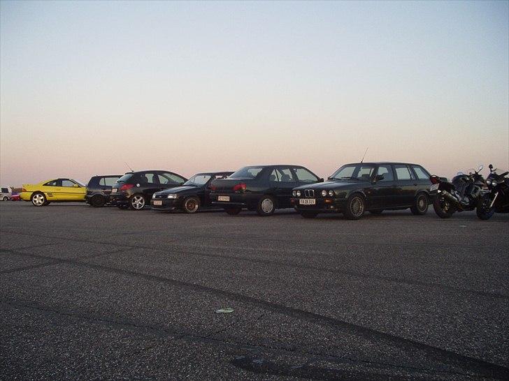 BMW E30 320i Touring - SOLGT billede 12