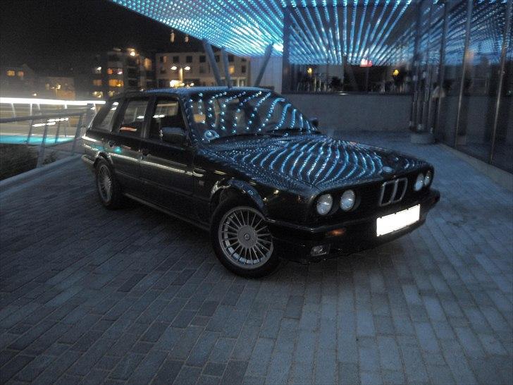 BMW E30 320i Touring - SOLGT billede 14