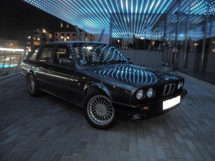 BMW E30 320i Touring - SOLGT billede 16