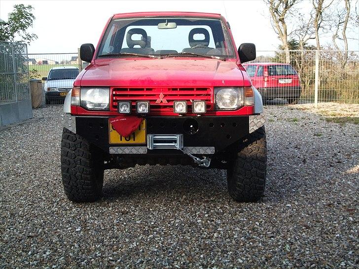 Mitsubishi pajero .. SOLGT - færdig kofanger med lys og spil billede 10