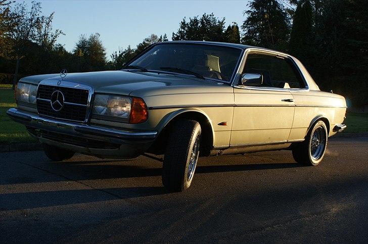 Mercedes Benz 230CE COUPE SERIE 123 billede 2