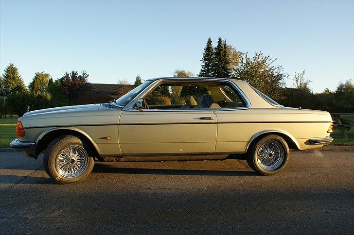 Mercedes Benz 230CE COUPE SERIE 123 - Måtte gerne komme lidt lavere jorden.. billede 4