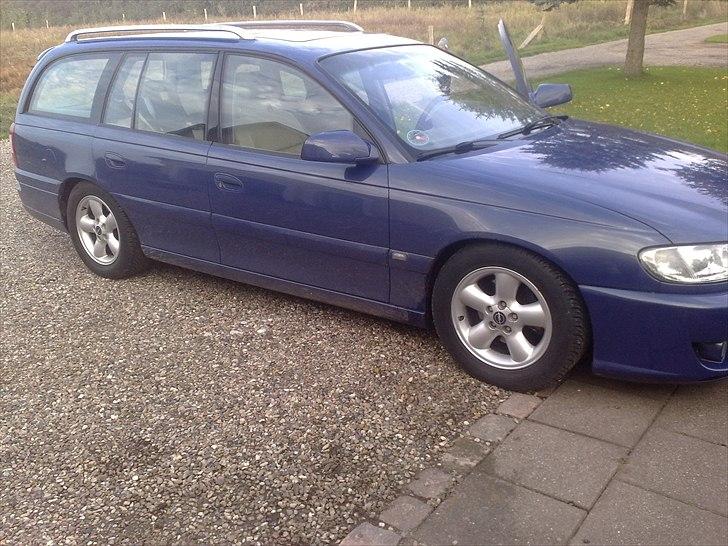 Opel qmega b 2,5td(solgt) - nu med vinter fælge på. ikke de pæneste smiler billede 5