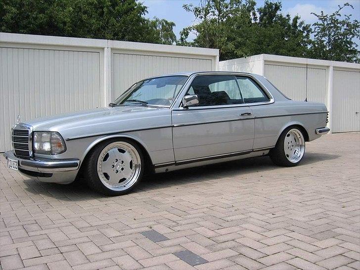 Mercedes Benz 230CE COUPE SERIE 123 - Denne højde skulle vi gerne ende med over vinteren... billede 10