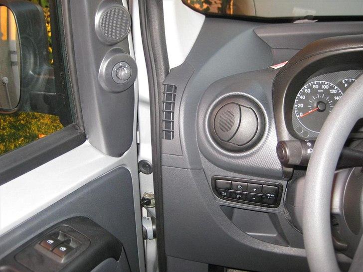 Peugeot Bipper Tepee - Elektriske justerbare sidespejle, høkdejusterbare forlygter, knapper til Menuen billede 7