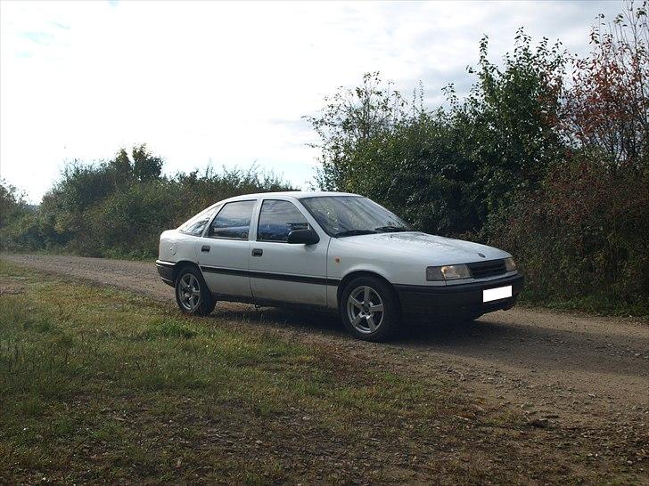 Opel Vectra 2,0i (TOTALSKADET) billede 2