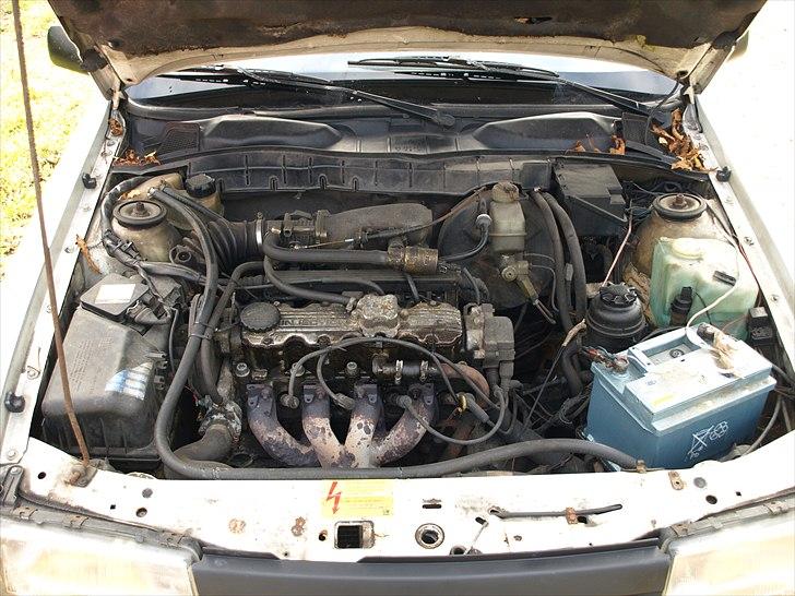 Opel Vectra 2,0i (TOTALSKADET) billede 8