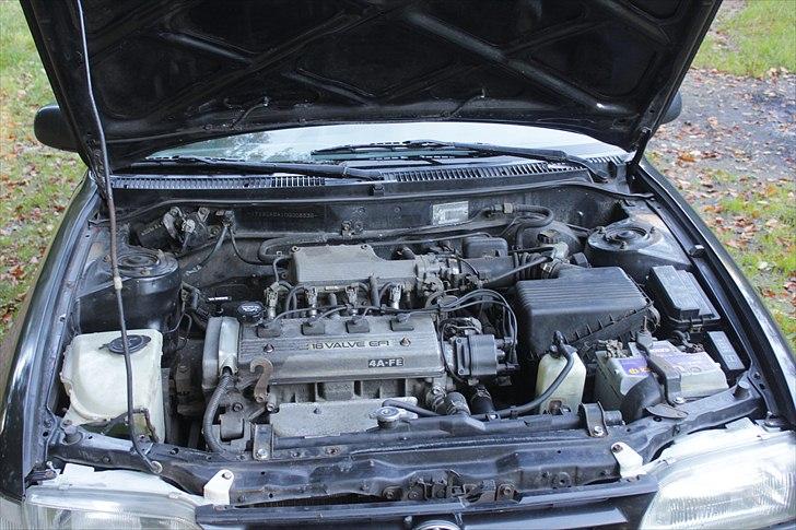 Toyota Corolla 1,6 XLI  (solgt) billede 8