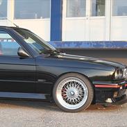 BMW M3 E30 CARBON (SOLGT)