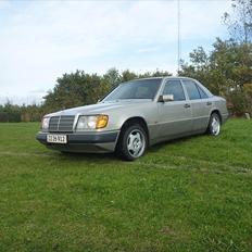 Mercedes Benz 250D