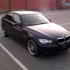 BMW E90 320 D SOLGT