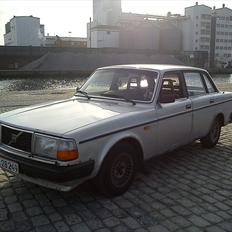 Volvo 240 2,1