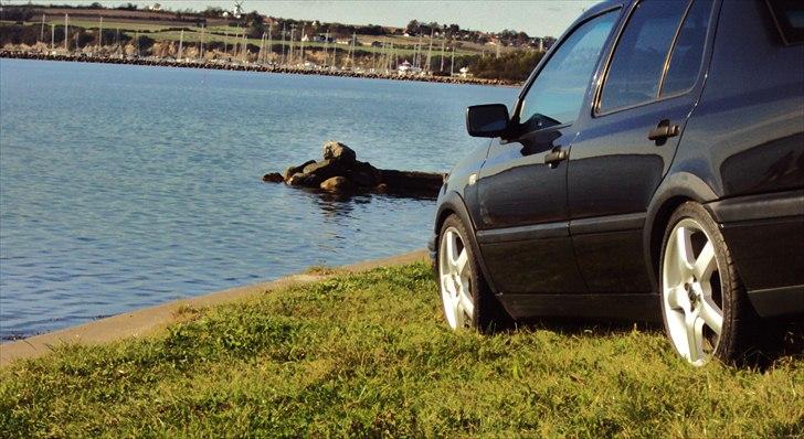 VW vento 1.8 GL solgt billede 3