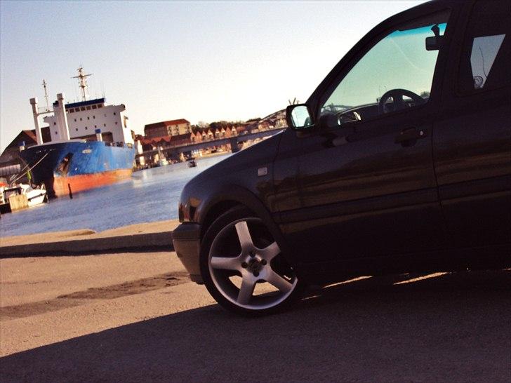 VW vento 1.8 GL solgt billede 5