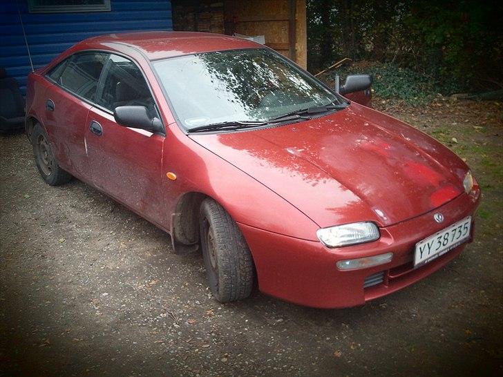Mazda 323f ba (Solgt) billede 2