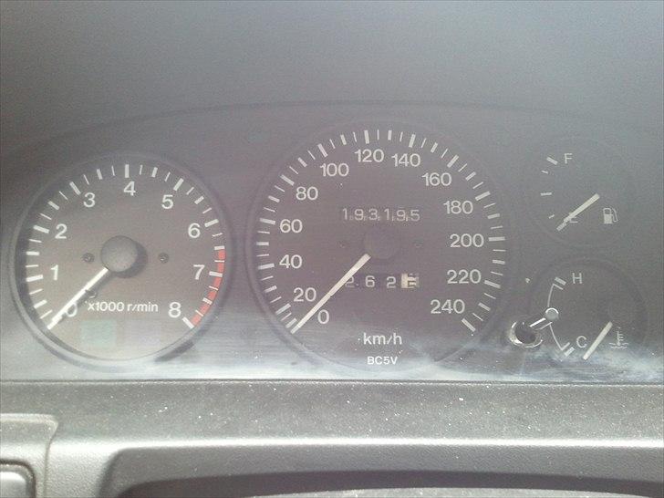 Mazda 323f ba (Solgt) billede 6