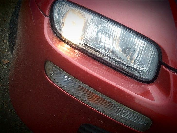 Mazda 323f ba (Solgt) billede 10