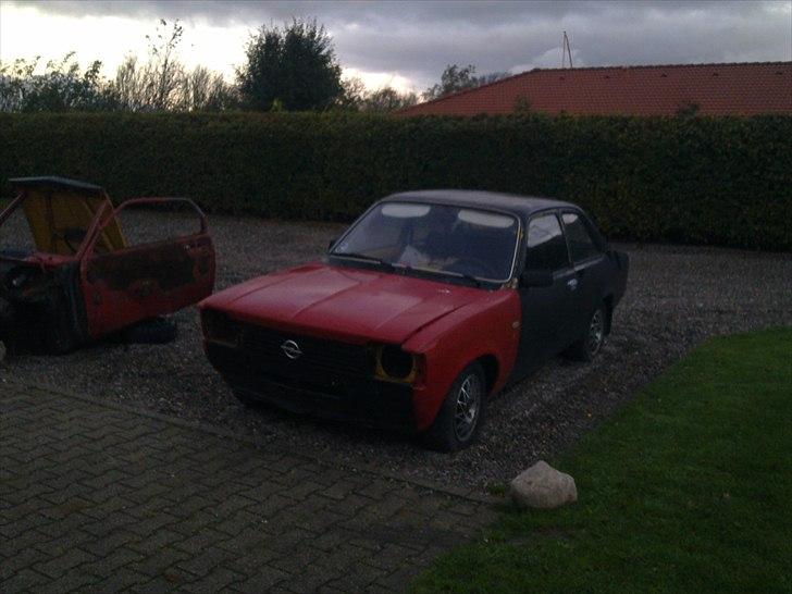 Opel kadett c "solgt" - ny forskæm og hjelm billede 9