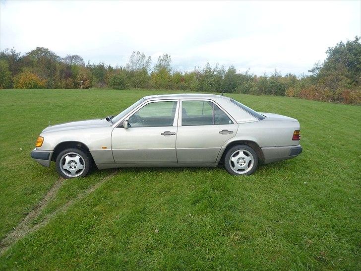 Mercedes Benz 250D billede 2