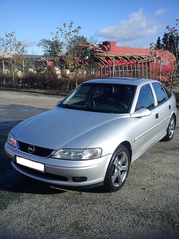 Opel Vectra B  1,8 16v  SOLGT billede 6