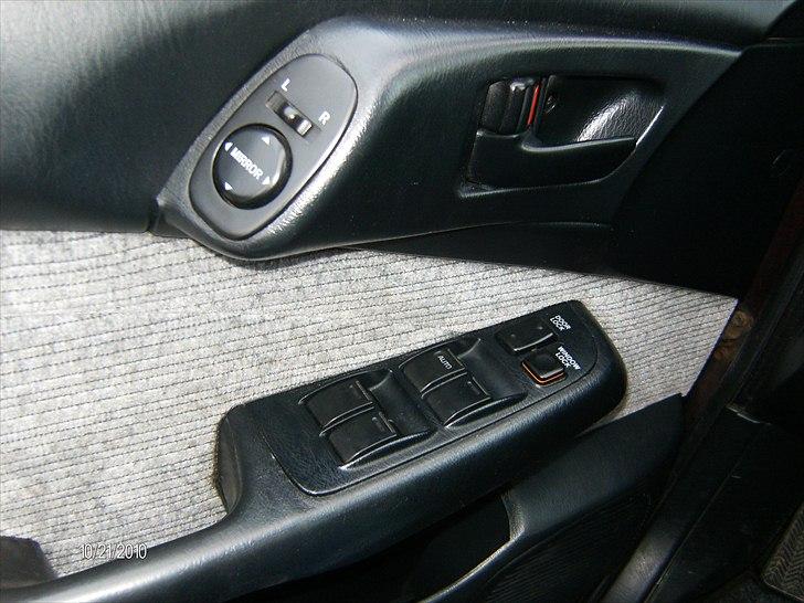 Toyota .-. Carina E GLI Solgt .-. billede 14