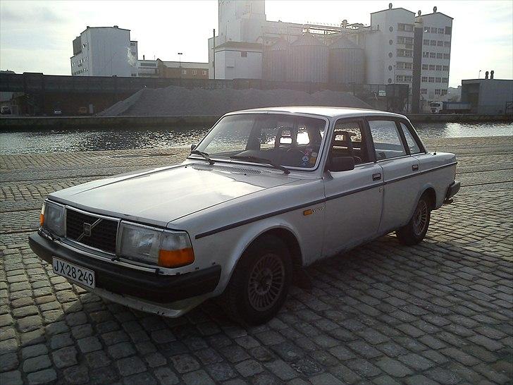 Volvo 240 2,1 billede 1
