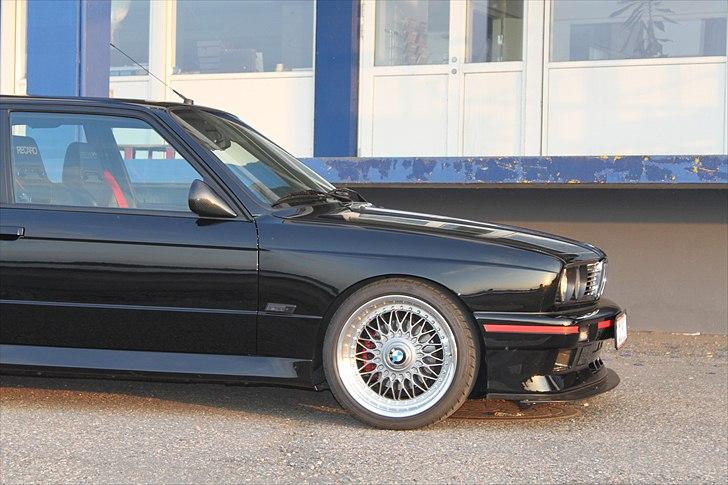 BMW M3 E30 CARBON (SOLGT) billede 4