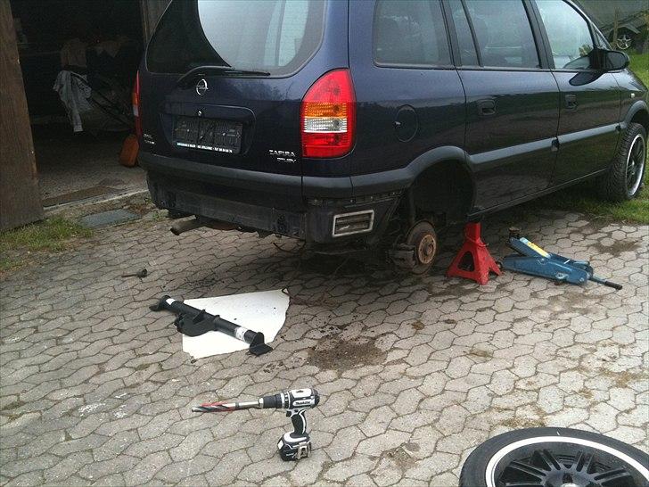 Opel Zafira A - Ved at få monteret trækkrog før syn. billede 5