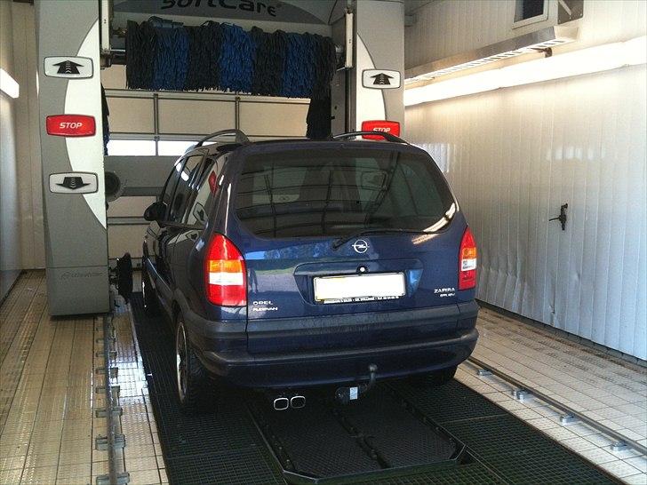 Opel Zafira A - Nyvasket bagdel. billede 6