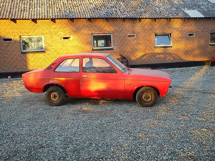Opel Kadett C 1,2s (SOLGT) - Soler spejler sig lige engang i lakken :D billede 3