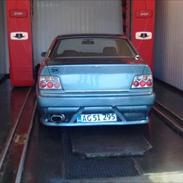 BMW 318I