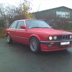 BMW e30 325 e