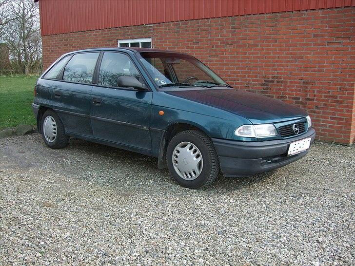 Opel Astra 1.6i SOLGT! billede 7