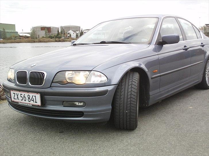 BMW 320 i billede 5