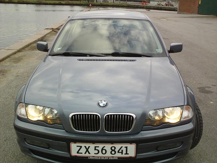 BMW 320 i billede 6