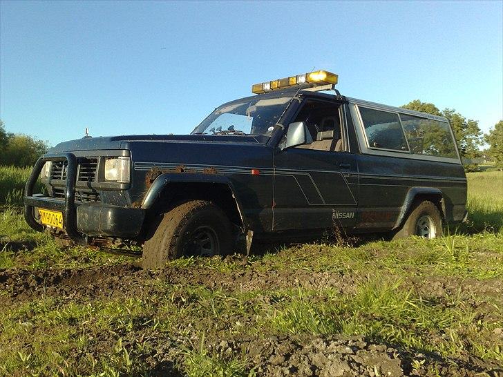 Nissan Patrol 260 2.8R (Solgt) - ja det er så en af grundene til det kunne være rart den blev højere :)  billede 12