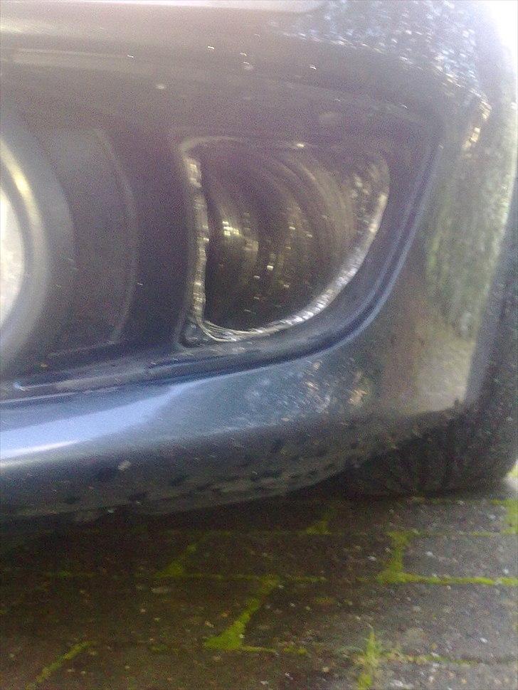 Alfa Romeo 156 ( SOLGT) - flexrør i kofangeren der fører kold luft op i luftfilterkassen billede 9