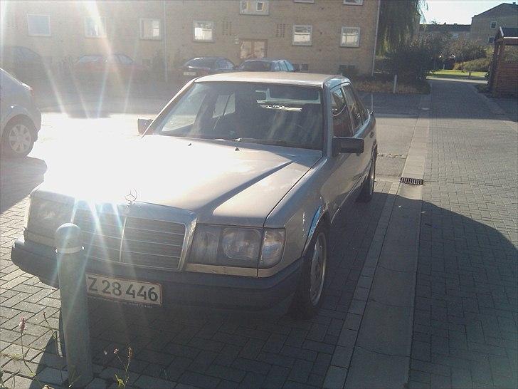 Mercedes Benz 124 250 D billede 1