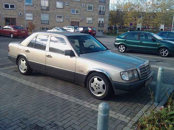 Mercedes Benz 124 250 D billede 3